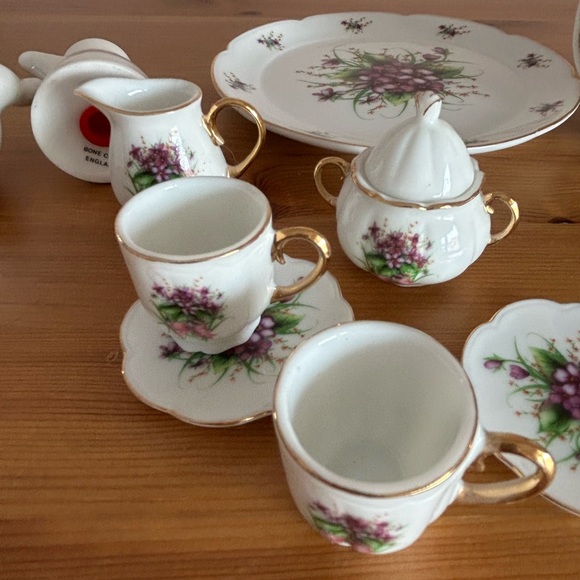 Miniature Tea Set - Picture 4 of 15
